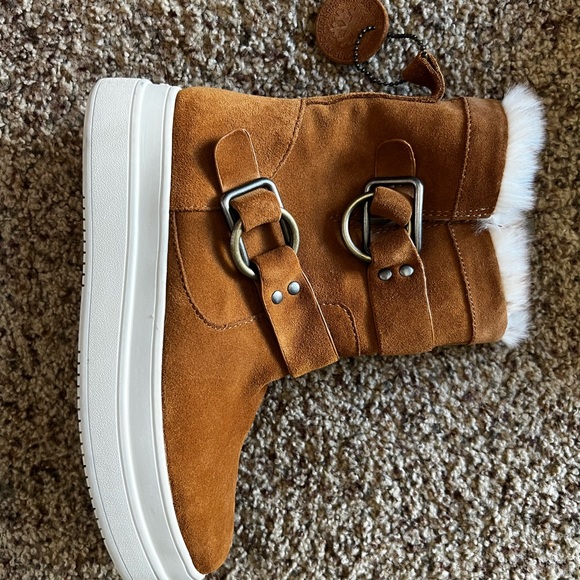 J SLIDES SUDE BUCKLR SIDE ZIPPER BOOTIE FAUX FUR SIZE 7.5 - Picture 9 of 11